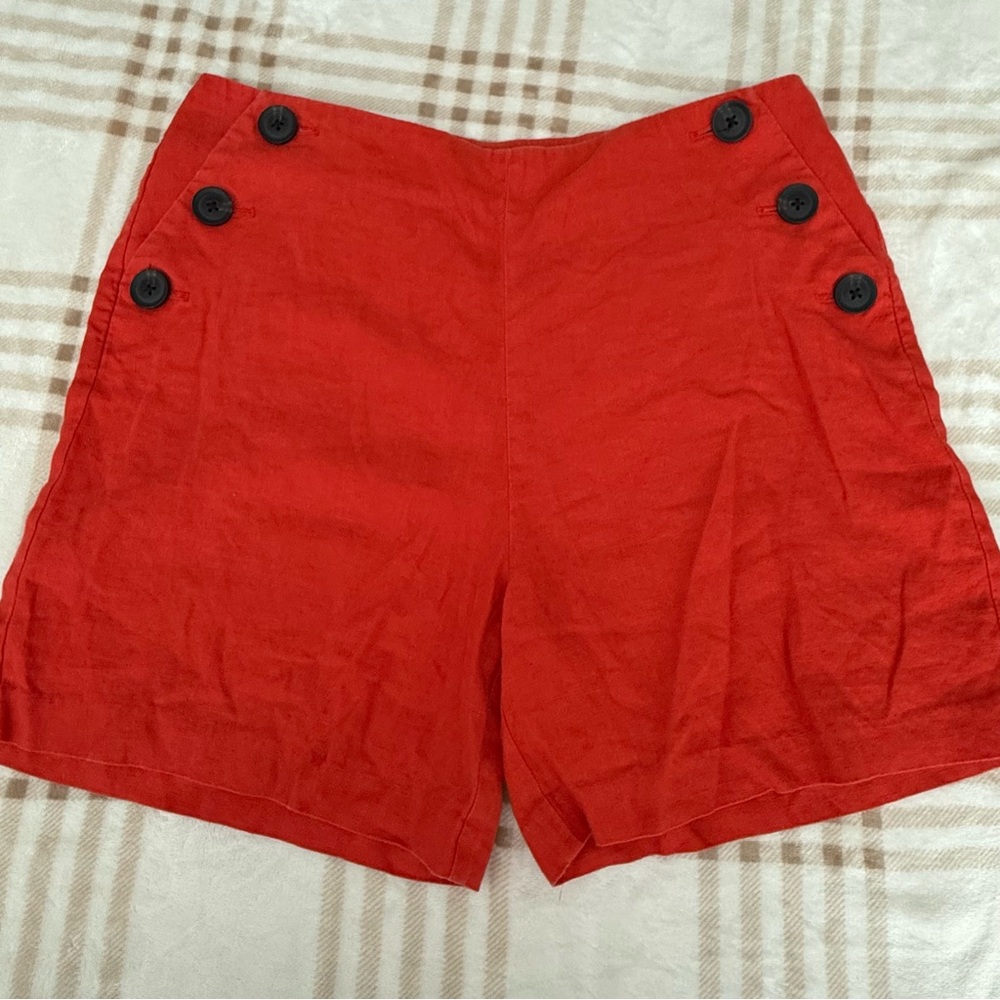 Boden Red Button-Accent Linen Shorts